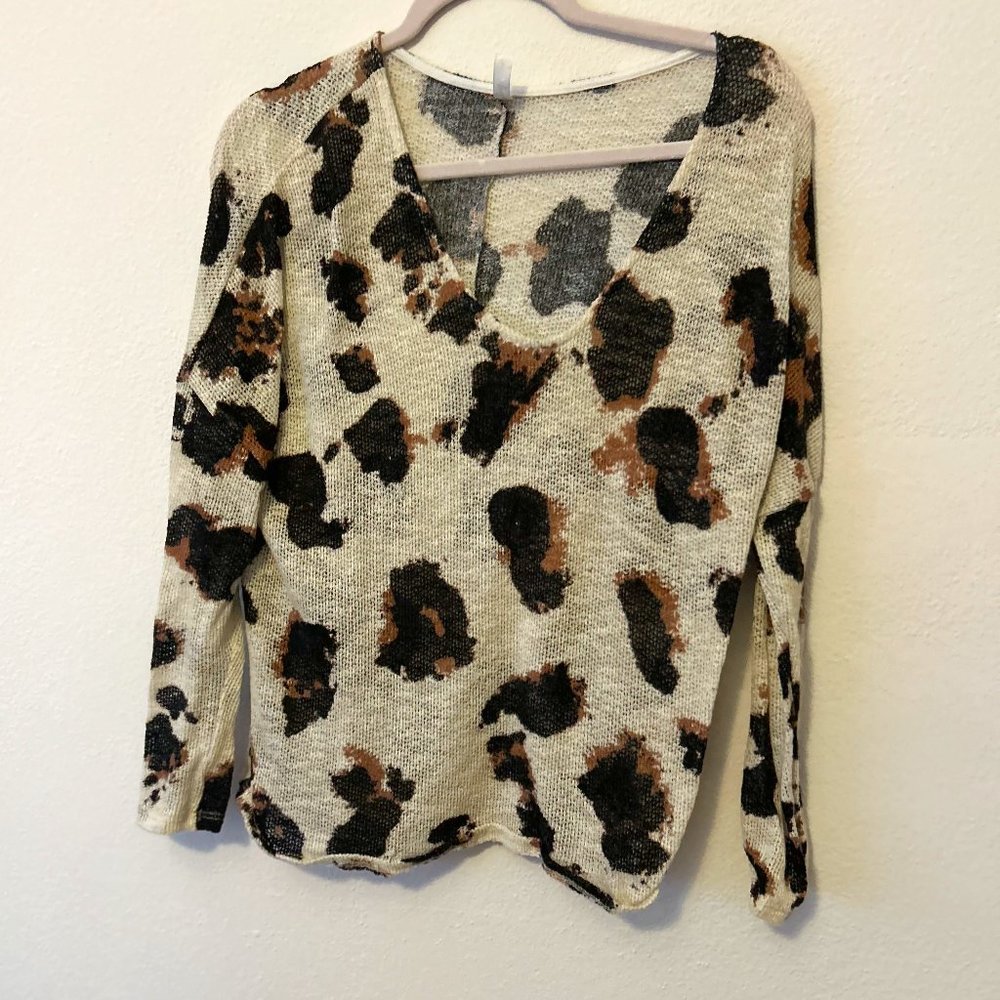 Knitted sweater colored print